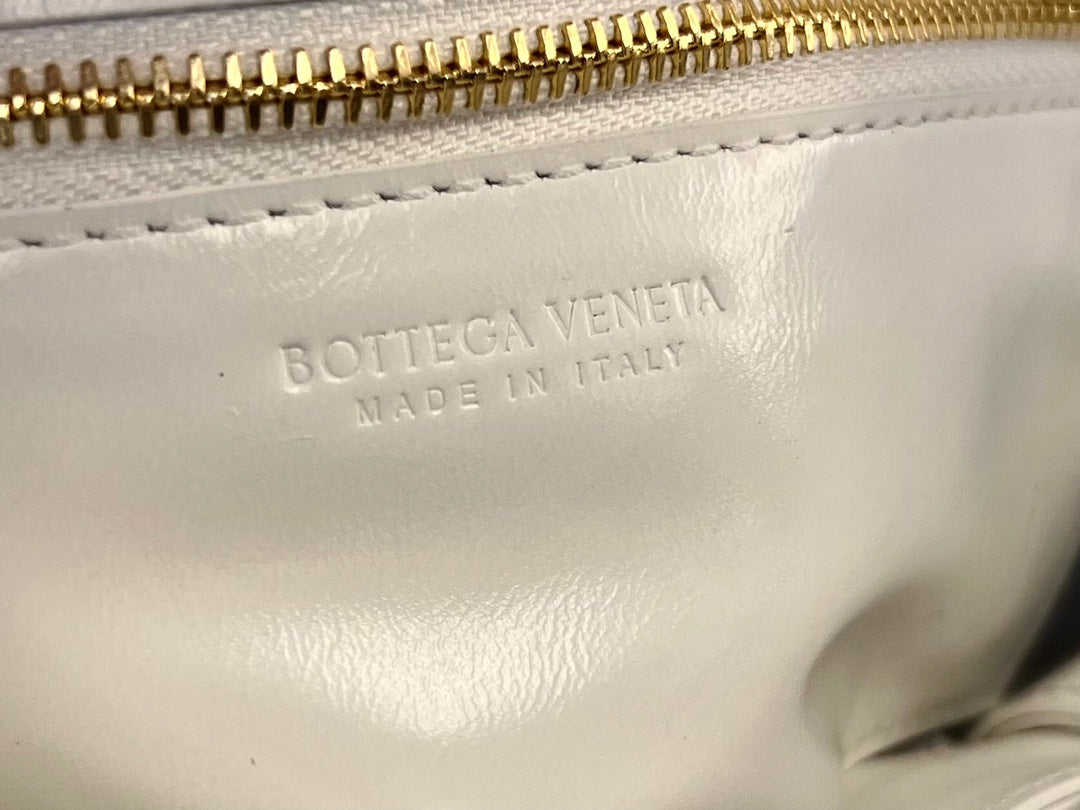 BOTTEGA VENETA MINI CASSETTE 19 IN WHITE SOFT LAMBSKIN