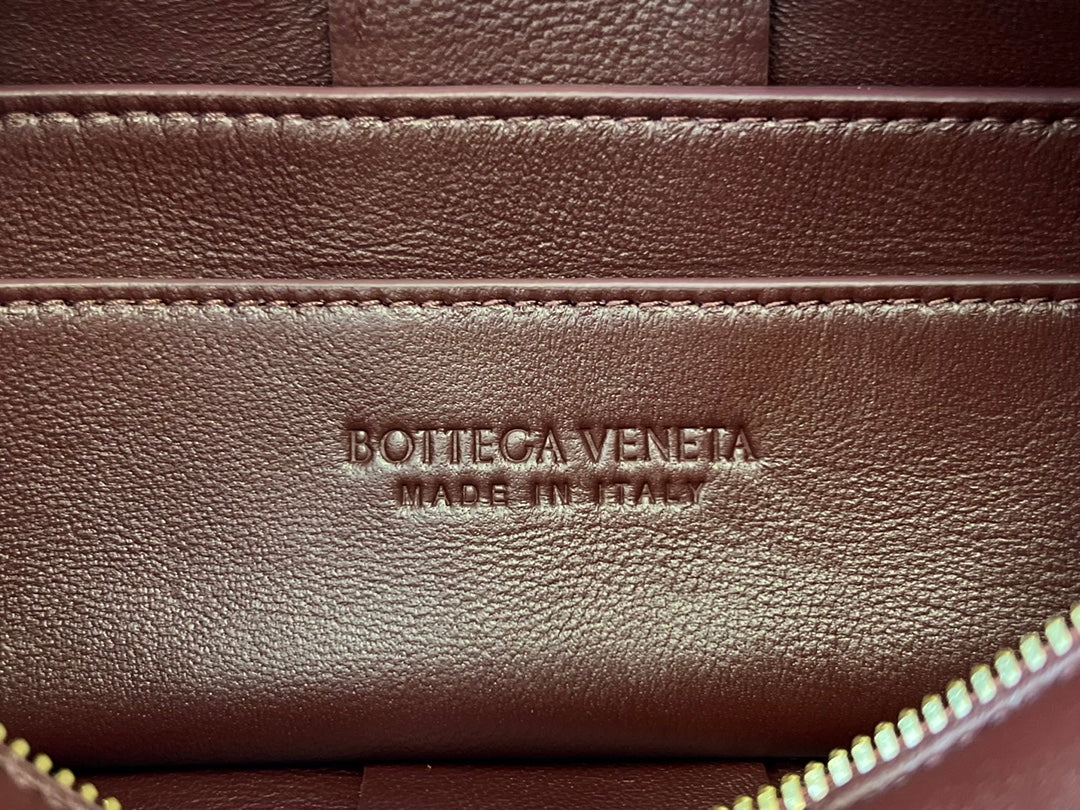 BOTTEGA VENETA BRICK CASSETTE 28 IN WINE RED CALFSKIN