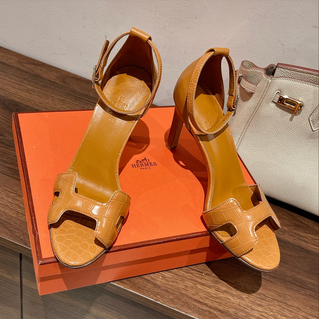 HERMES PREMIERE 105 SANDAL IN PEANUT BROWN CALFSKIN