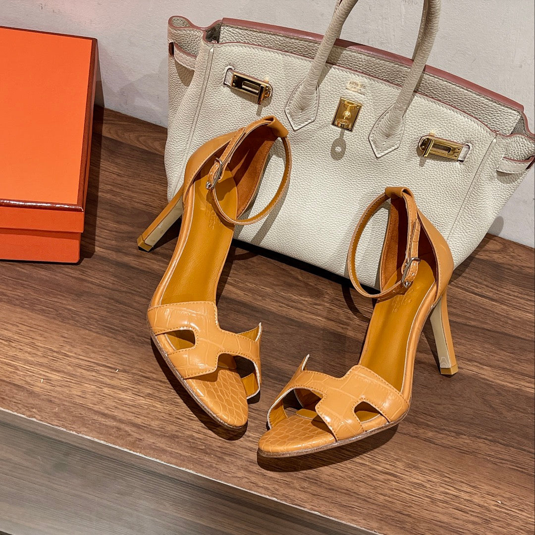 HERMES PREMIERE 105 SANDAL IN PEANUT BROWN CALFSKIN
