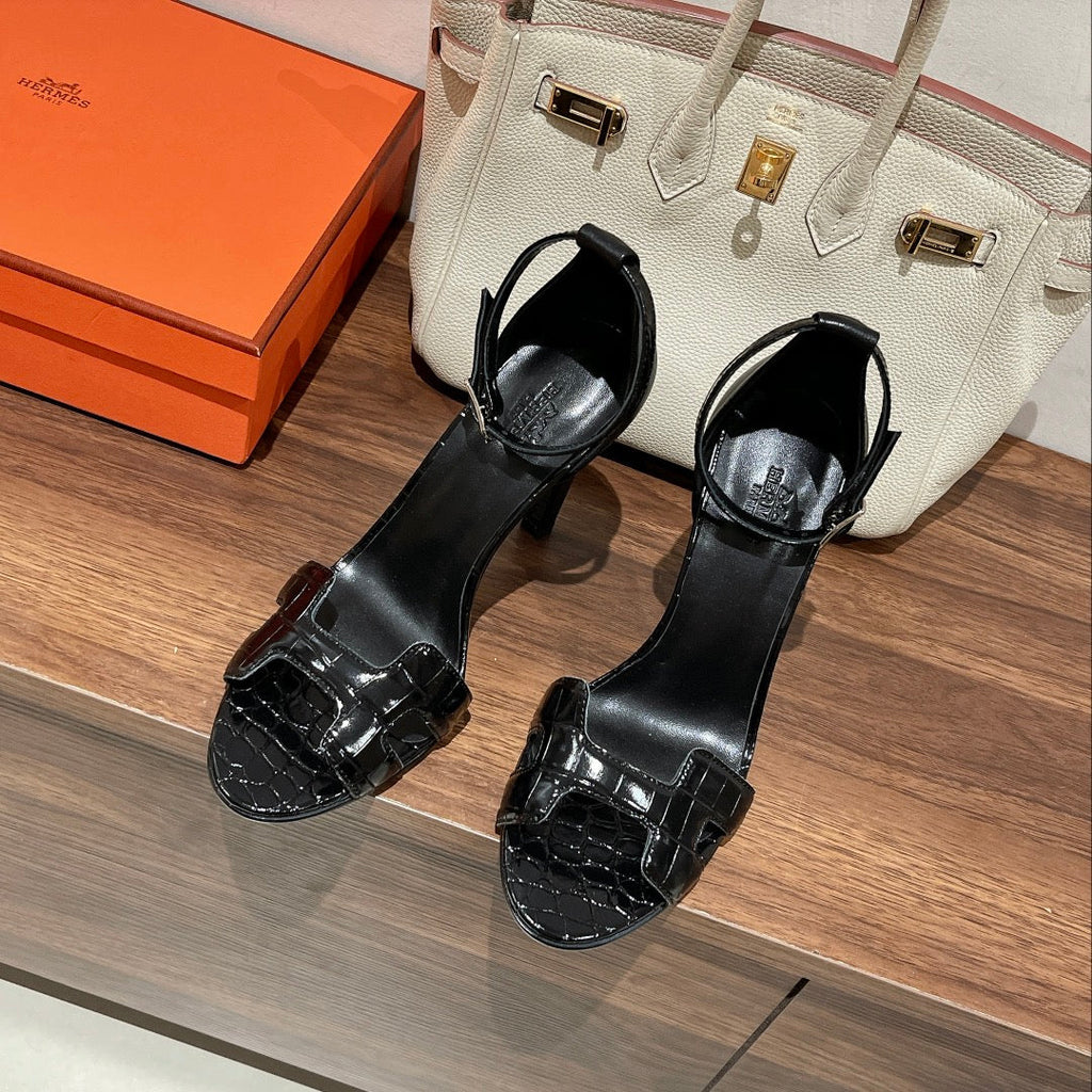 HERMES PREMIERE 115 SANDAL IN BLACK PATENT CALFSKIN