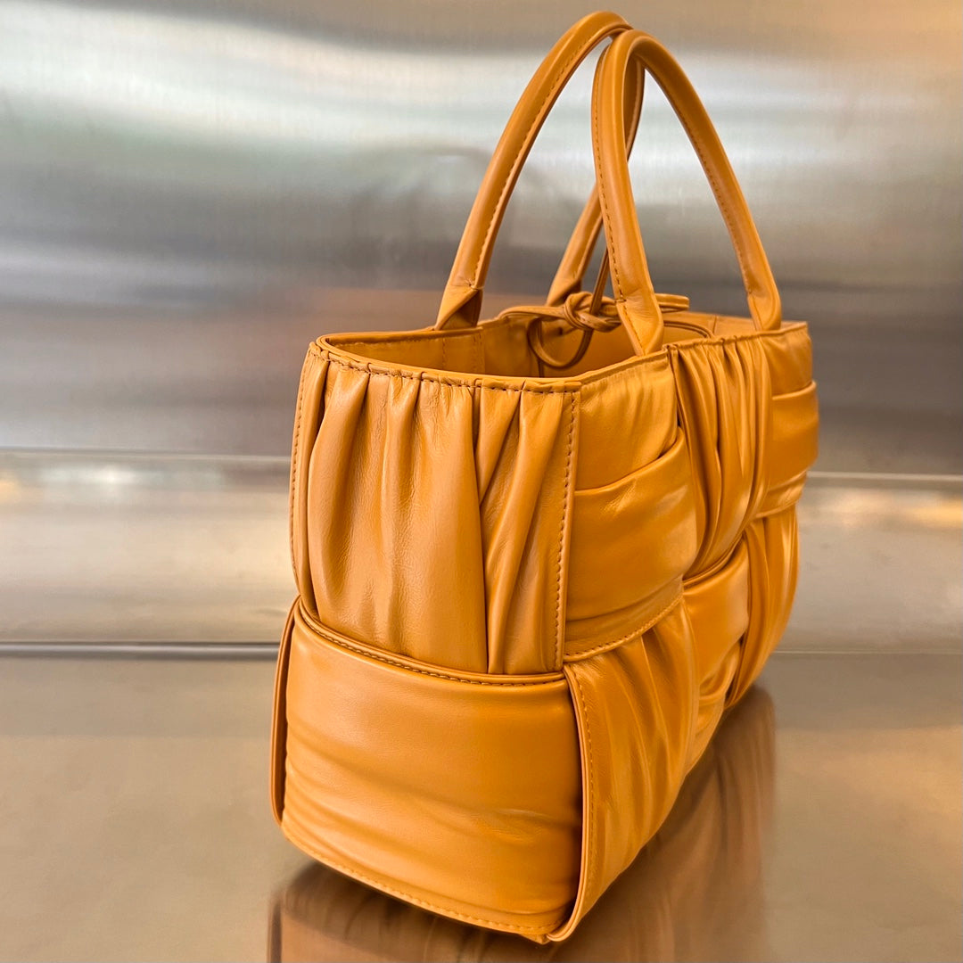 BOTTEGA VENETA SMALL ARCO TOTE 30 IN PIZAZZ ORANGE SOFT LAMBSKIN