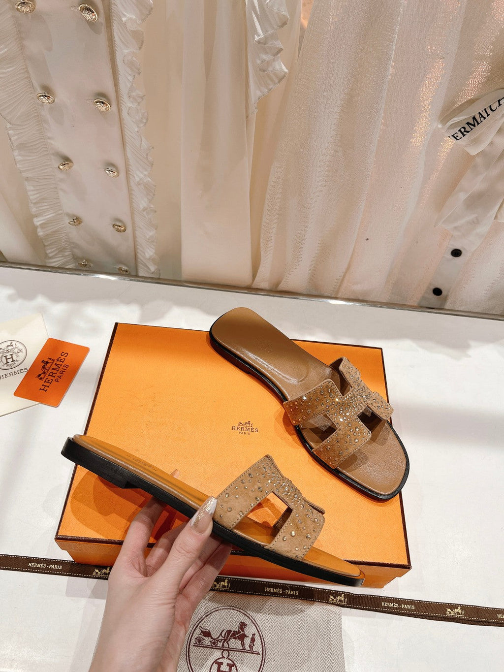 HERMES 0RAN SANDAL CARAMEL LAMBSKIN ATTACH CRYSTALS