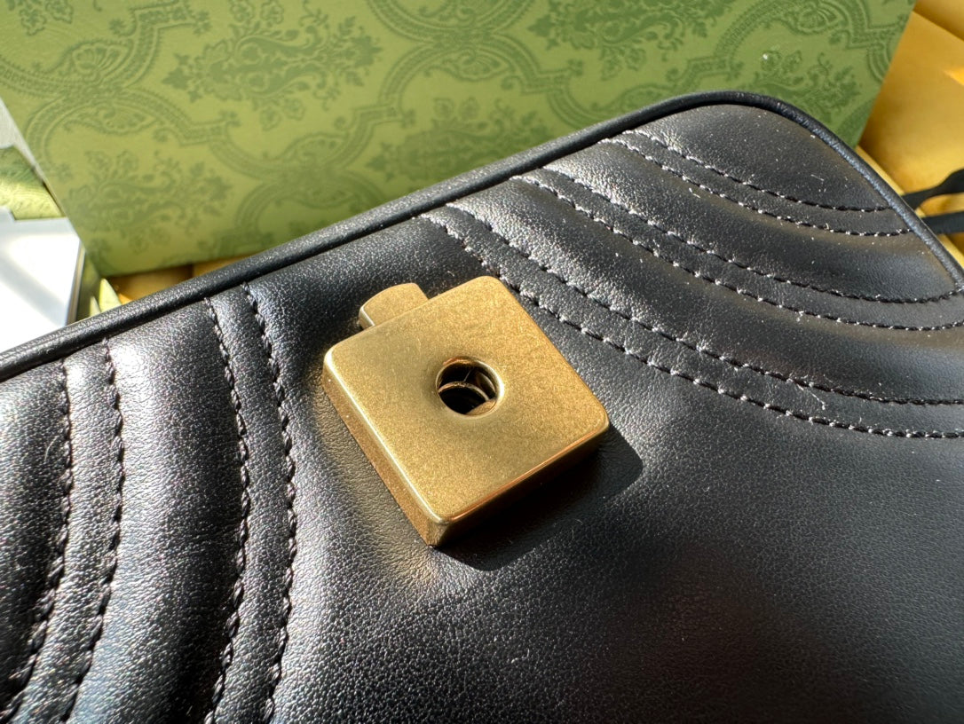 GUCCI MARMONT MINI 18 HANDBAG IN BLACK CALFSKIN