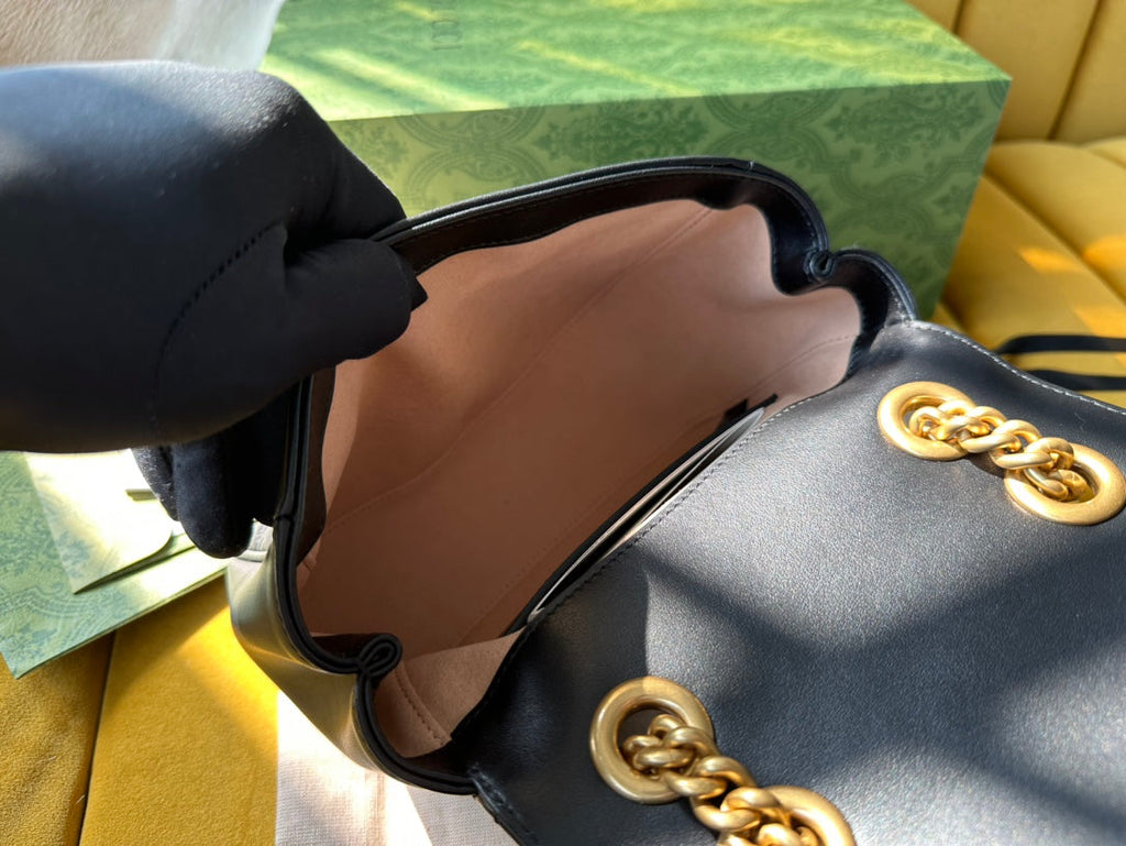 GUCCI MARMONT MINI 18 HANDBAG IN BLACK CALFSKIN