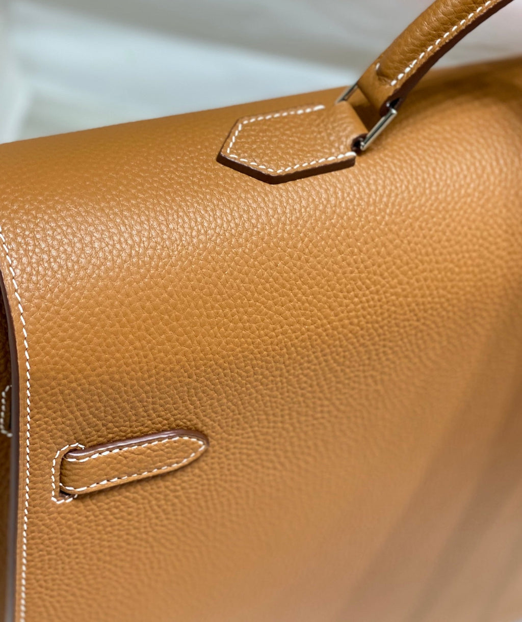HERMES KELLY DEPECHES 38 BRIEFCASE IN GOLD TOGO CALFSKIN SILVER HARDWARE