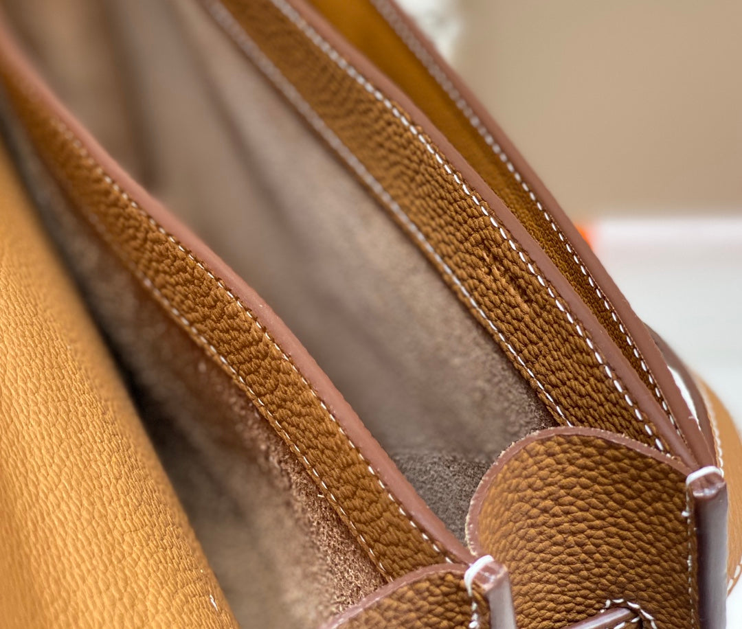 HERMES KELLY DEPECHES 38 BRIEFCASE IN GOLD TOGO CALFSKIN SILVER HARDWARE