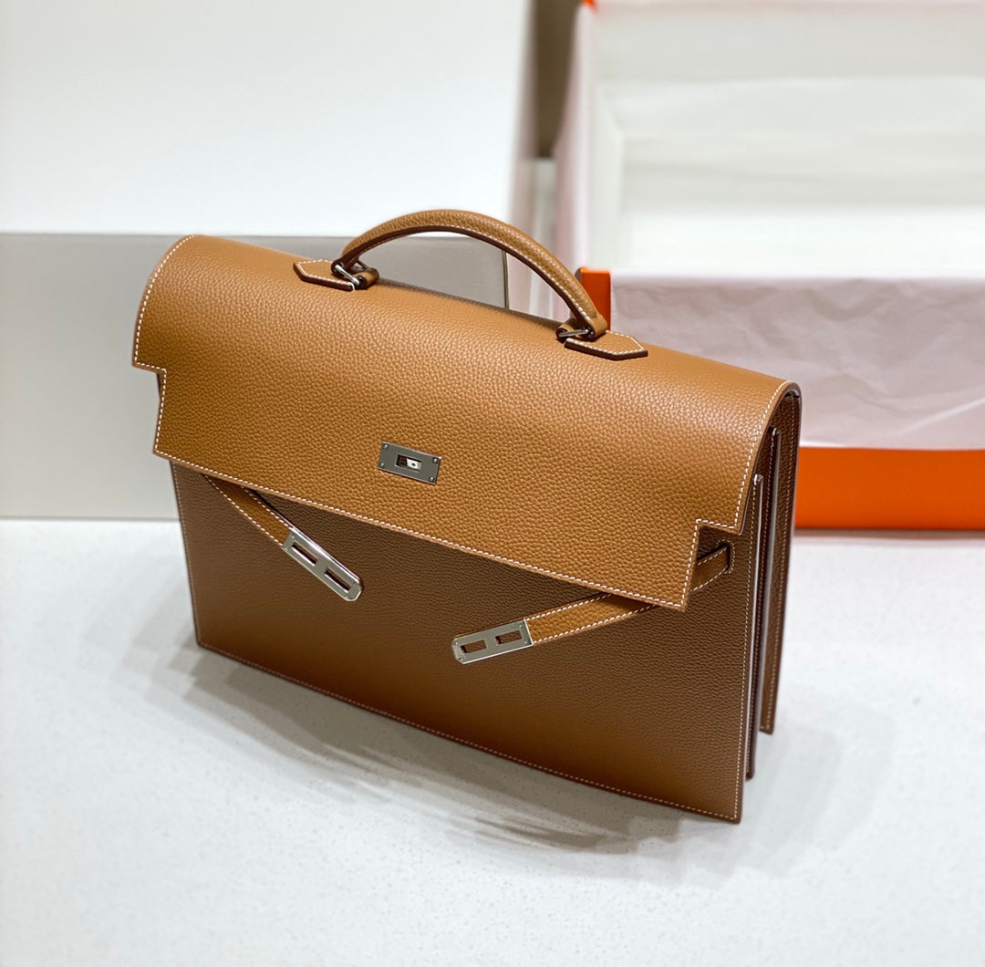 HERMES KELLY DEPECHES 38 BRIEFCASE IN GOLD TOGO CALFSKIN SILVER HARDWARE
