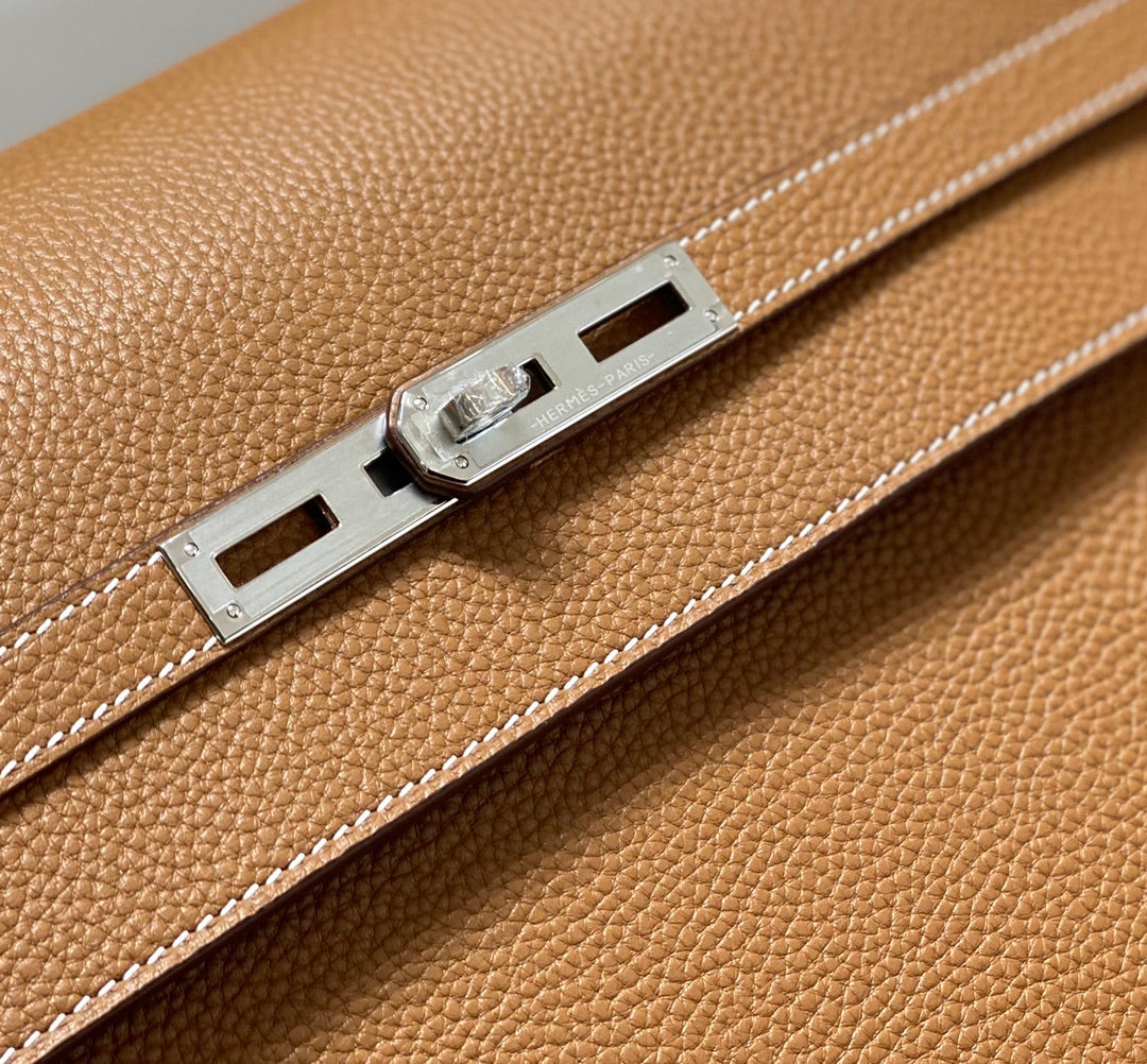 HERMES KELLY DEPECHES 34 BRIEFCASE IN GOLD TOGO CALFSKIN SILVER HARDWARE