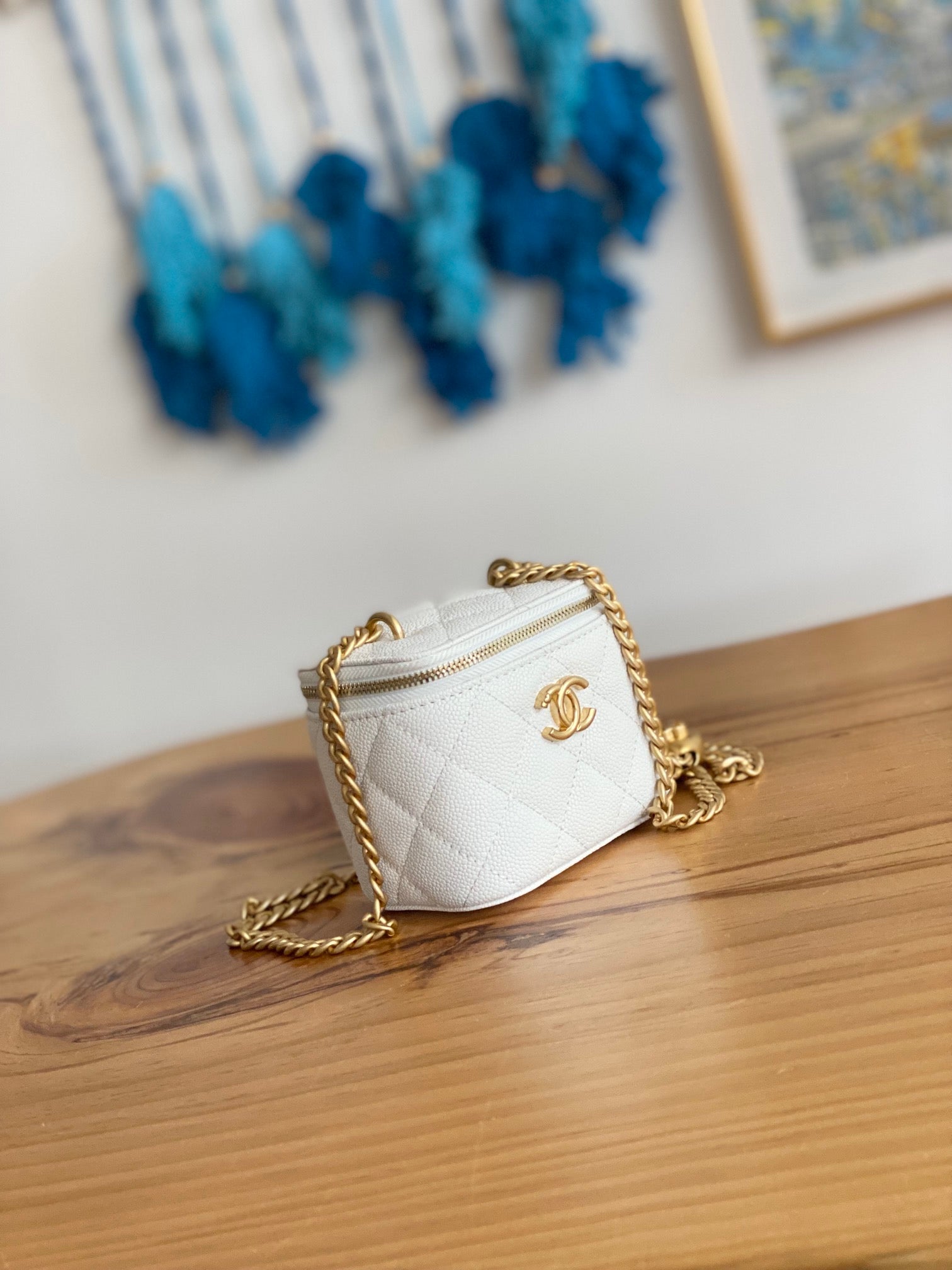 CHANEL MINI 10 VANITY IN WHITE CALFSKIN GOLD HARDWARE