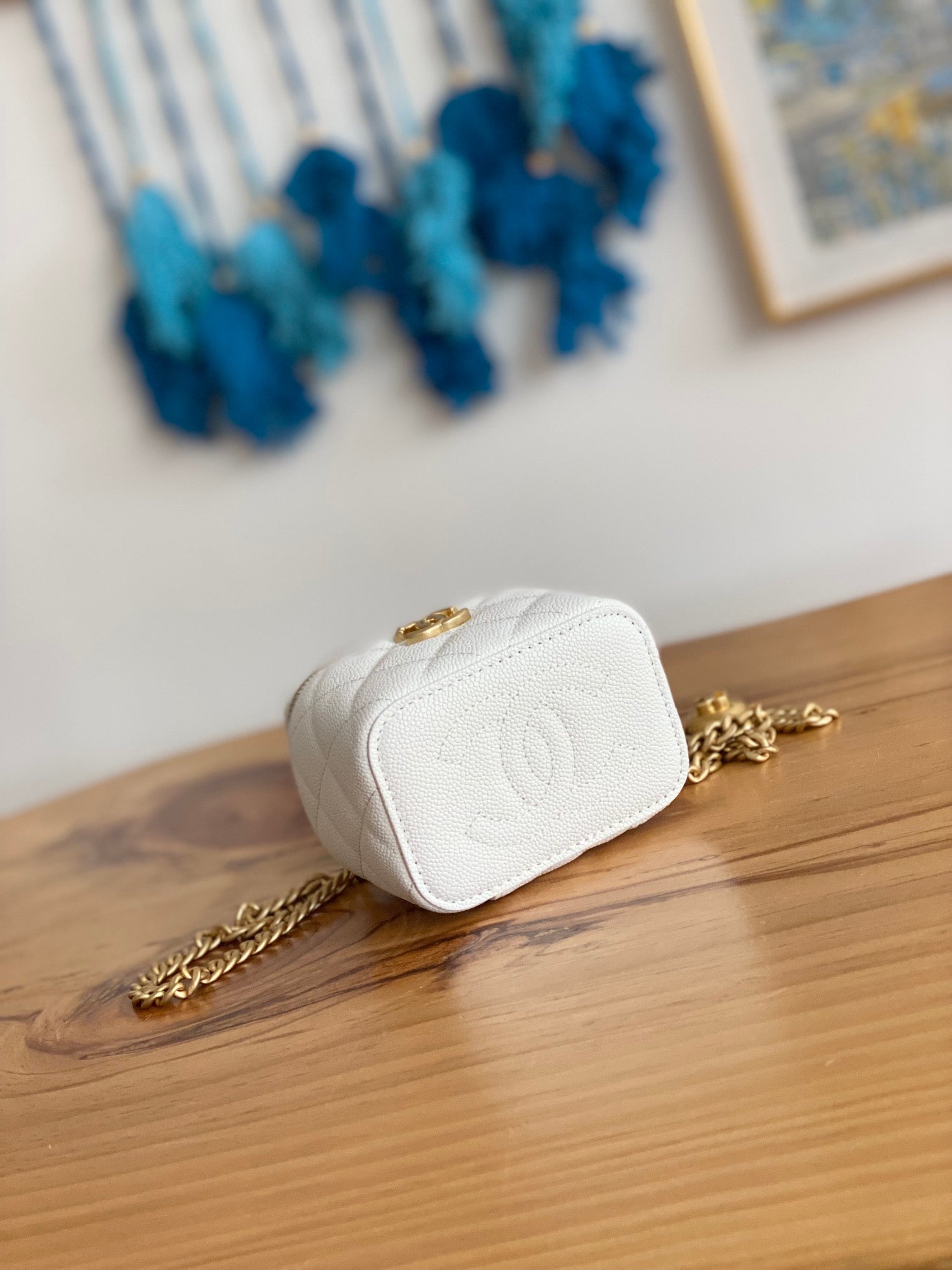 CHANEL MINI 10 VANITY IN WHITE CALFSKIN GOLD HARDWARE