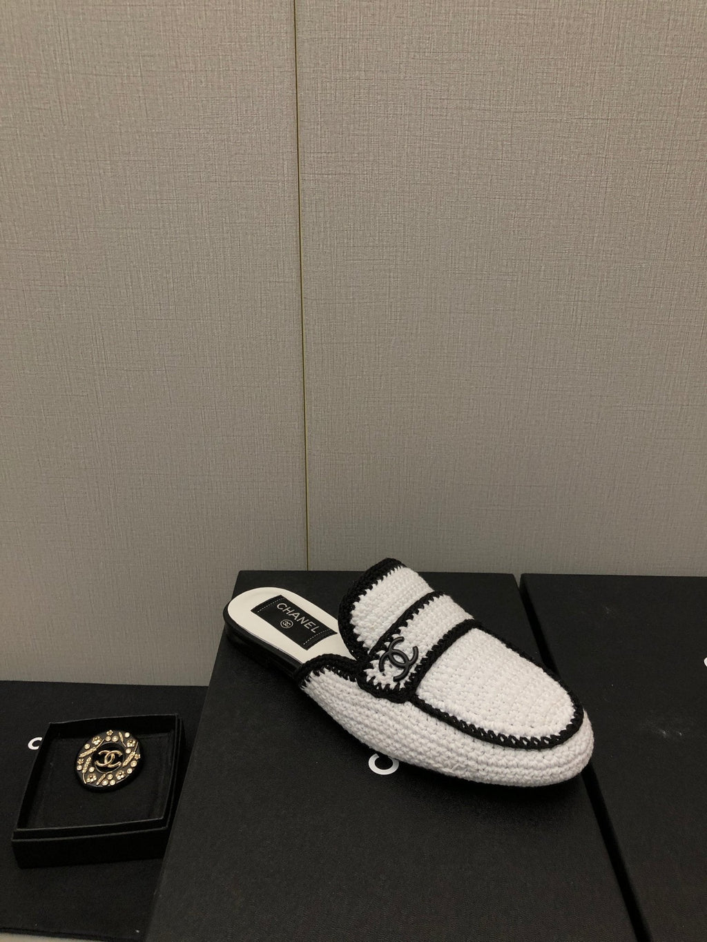 CHANEL HALF-MULES IN WHITE MIX BLACK WOOL WOVEN