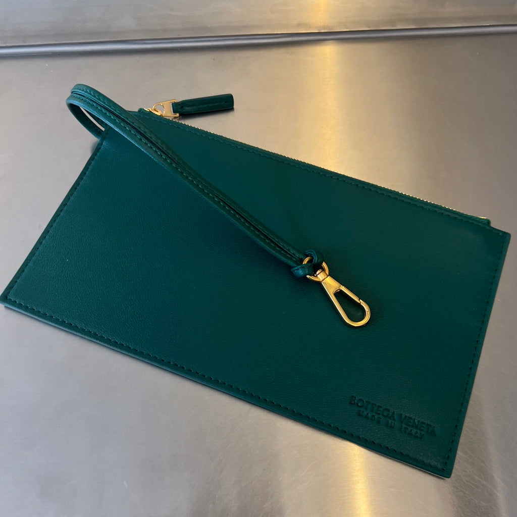 BOTTEGA VENETA SMALL CABAT 32 IN KAITOKE GREEN LAMBSKIN