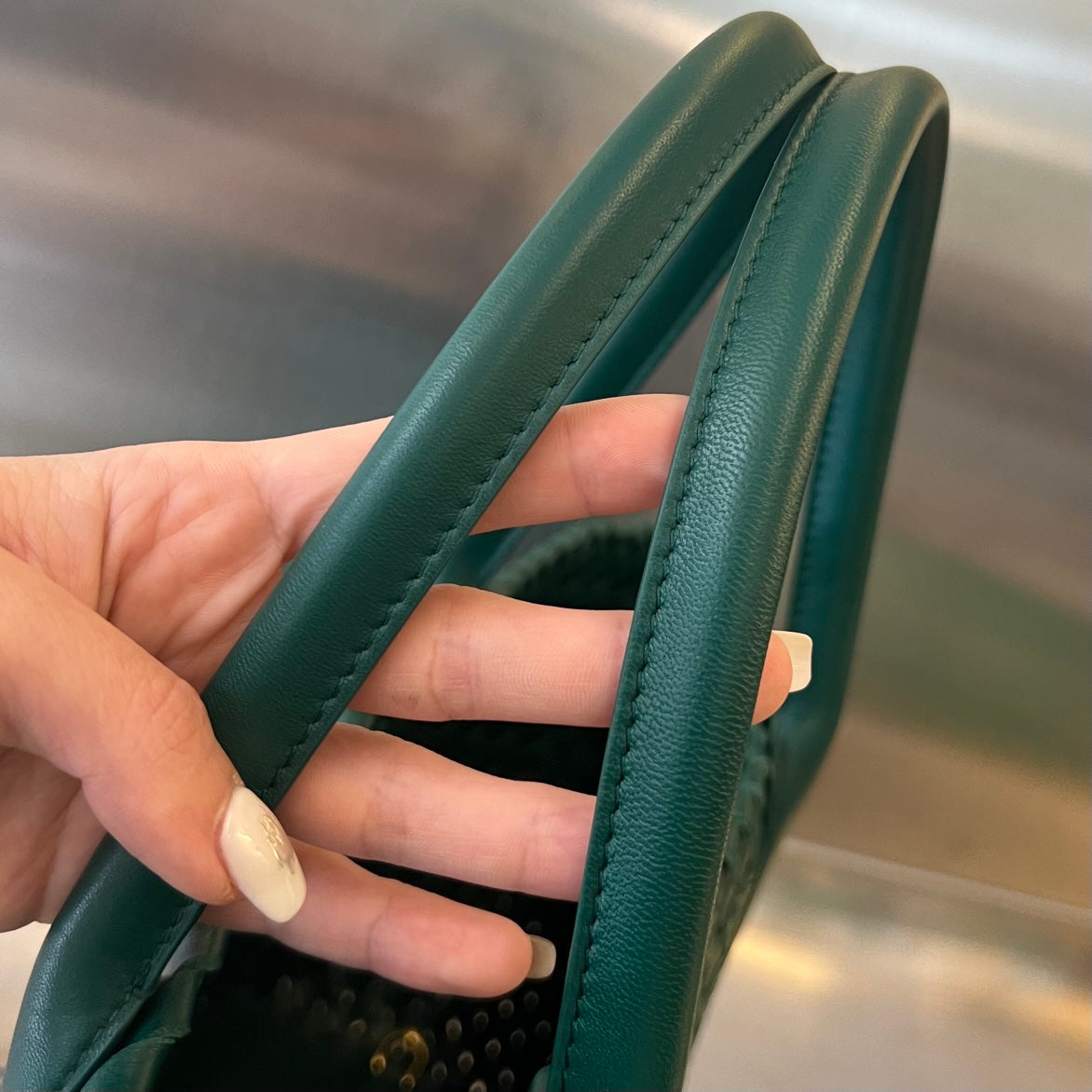 BOTTEGA VENETA SMALL CABAT 32 IN KAITOKE GREEN LAMBSKIN