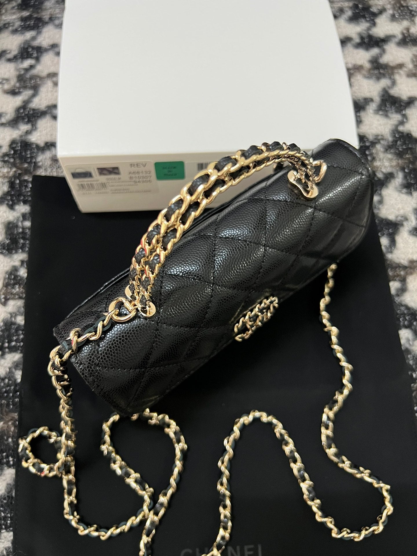 CHANEL KELLY 18 BAG IN BLACK CALFSKIN WITH GOLD HARDWARE