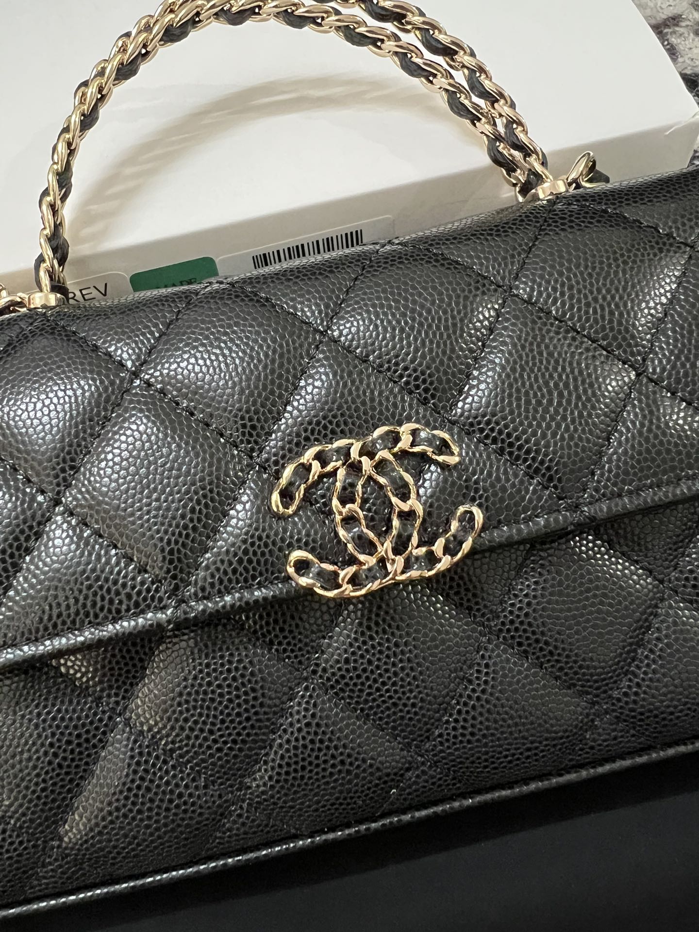 CHANEL KELLY 18 BAG IN BLACK CALFSKIN WITH GOLD HARDWARE