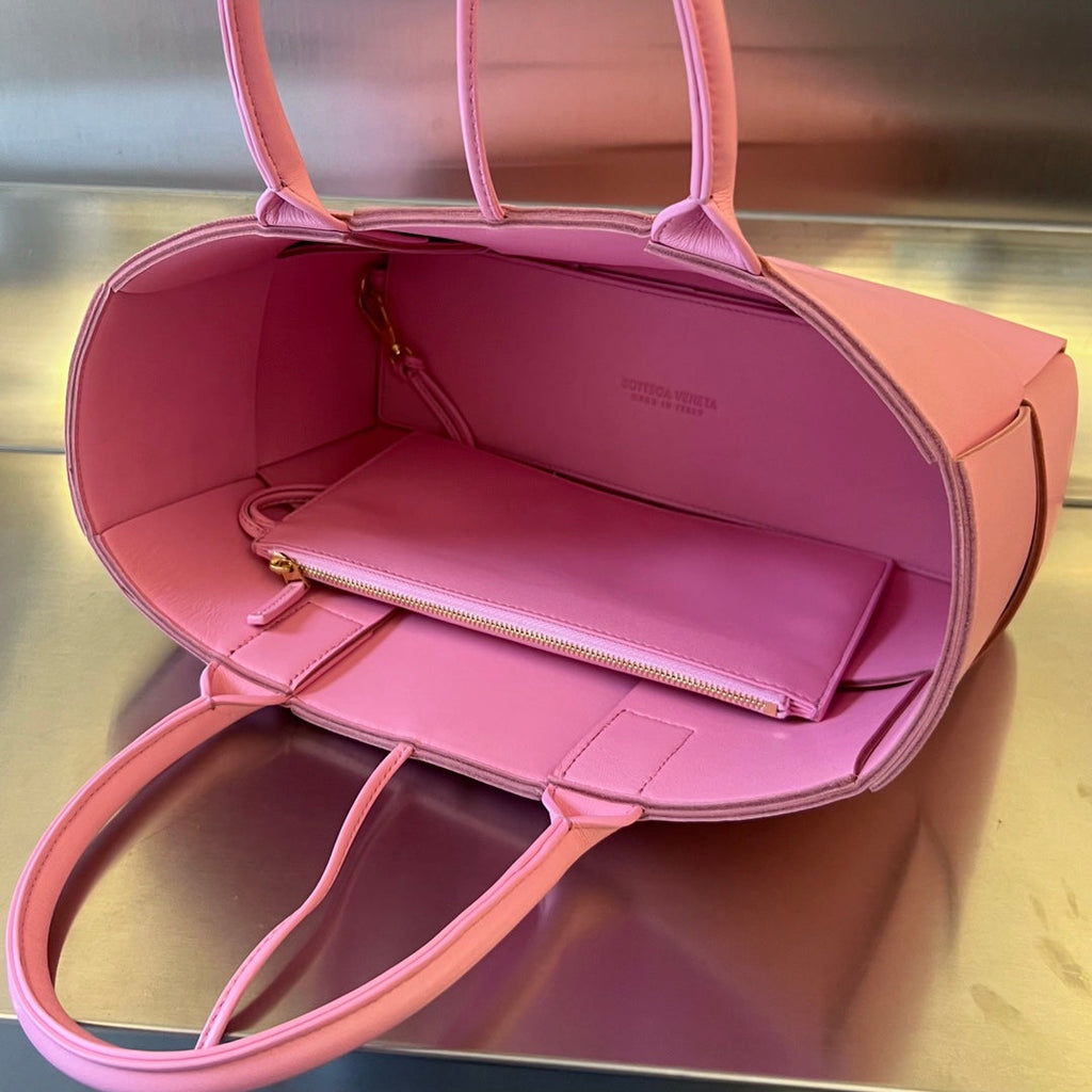 BOTTEGA VENETA SMALL ARCO TOTE 30 IN WEWAK PINK LAMBSKIN