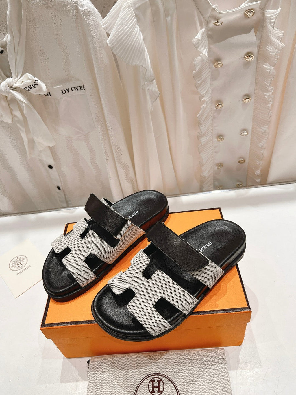 HERMES CHYPRE SANDAL BLACK LAMBSKIN AND SILVER DENIM
