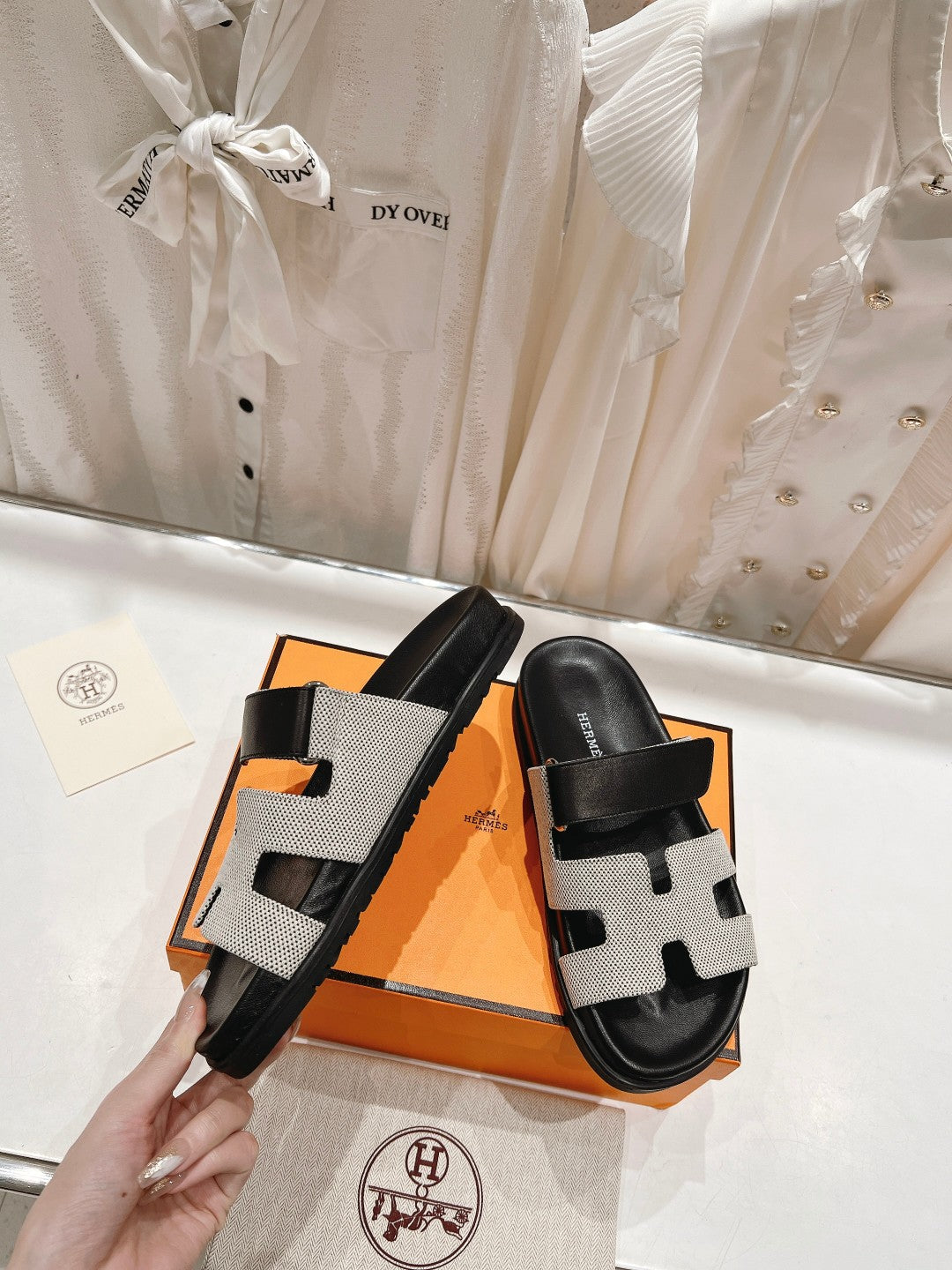 HERMES CHYPRE SANDAL BLACK LAMBSKIN AND SILVER DENIM