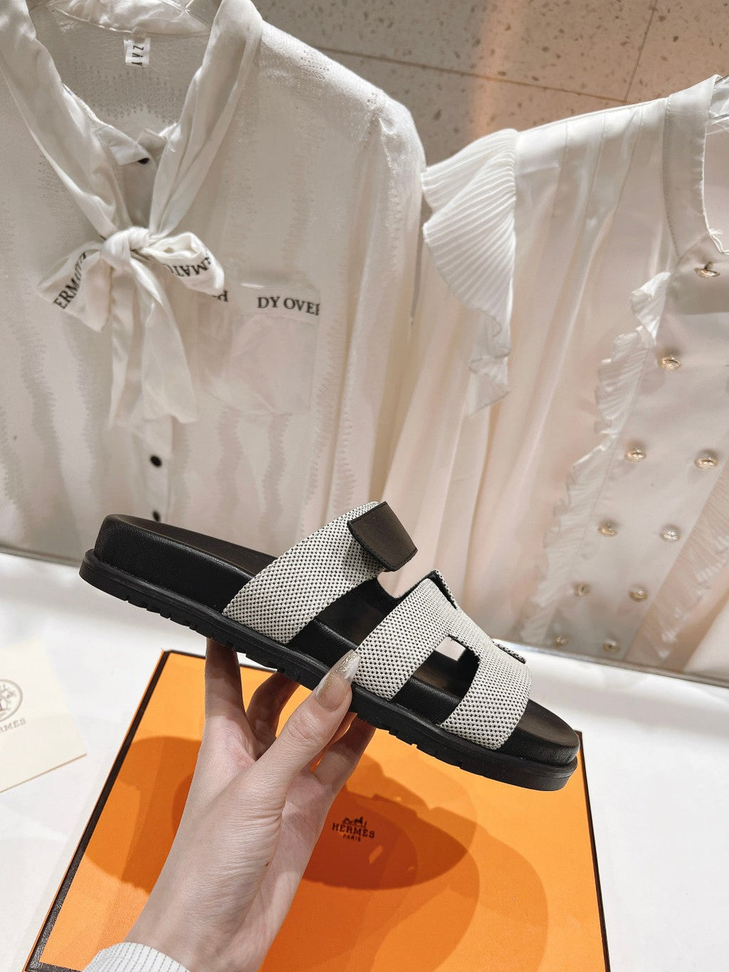 HERMES CHYPRE SANDAL BLACK LAMBSKIN AND SILVER DENIM