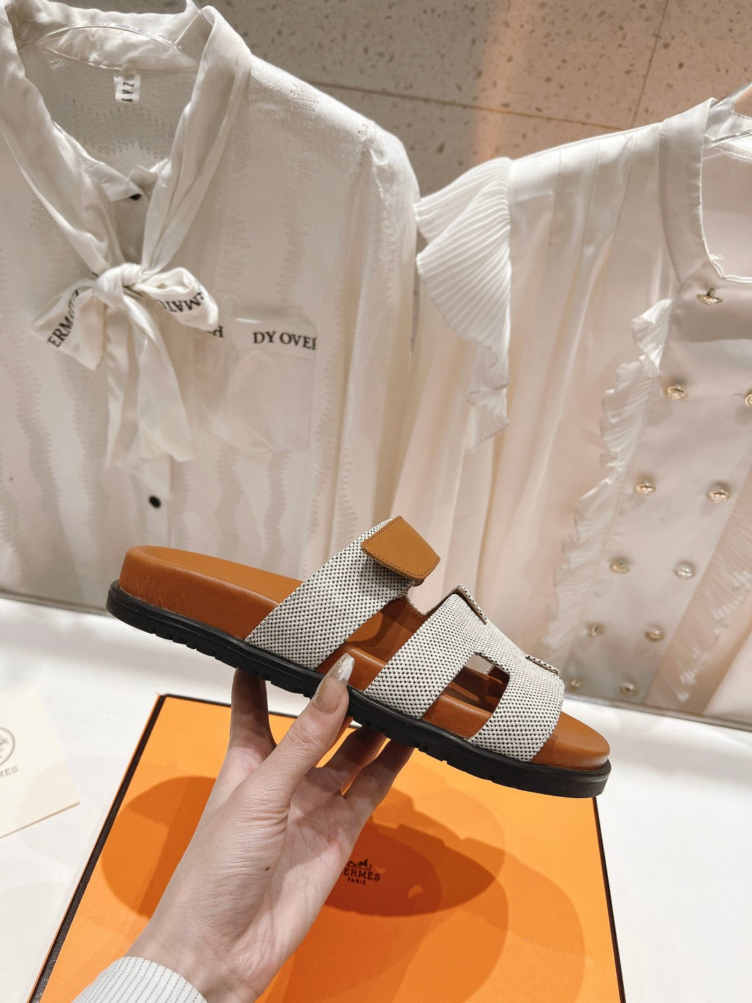 HERMES CHYPRE SANDAL BRIGHT BROWN LAMBSKIN AND SILVER DENIM