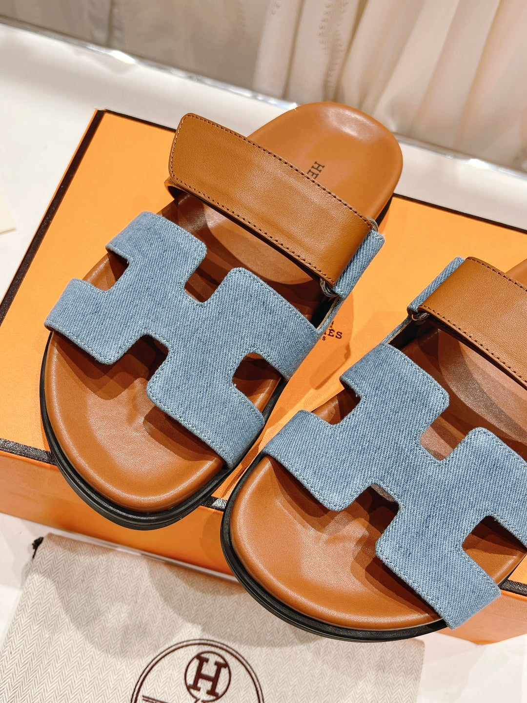 HERMES CHYPRE SANDAL BRIGHT BROWN LAMBSKIN AND BLUE DENIM