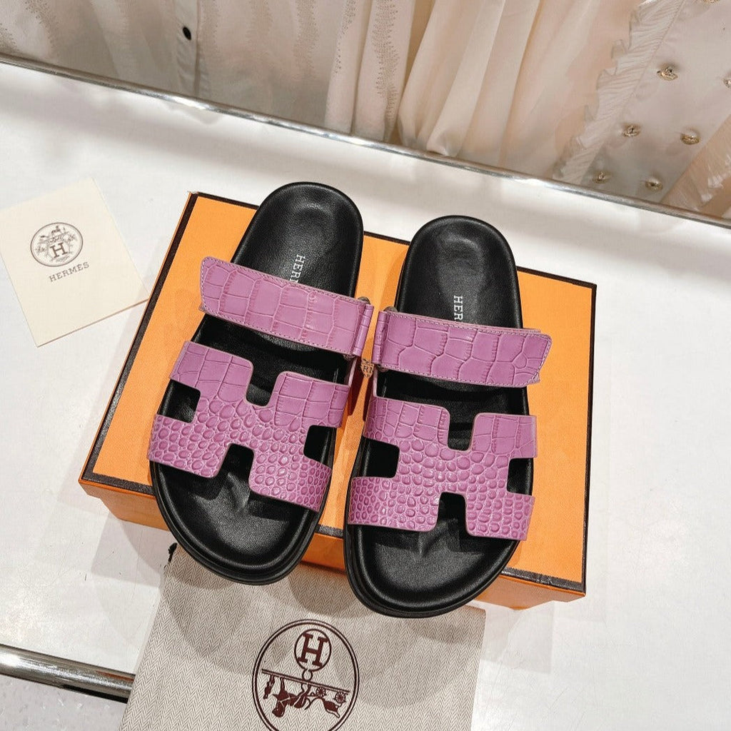 HERMES CHYPRE SANDAL BLACK AND LAVENDER LAMBSKIN