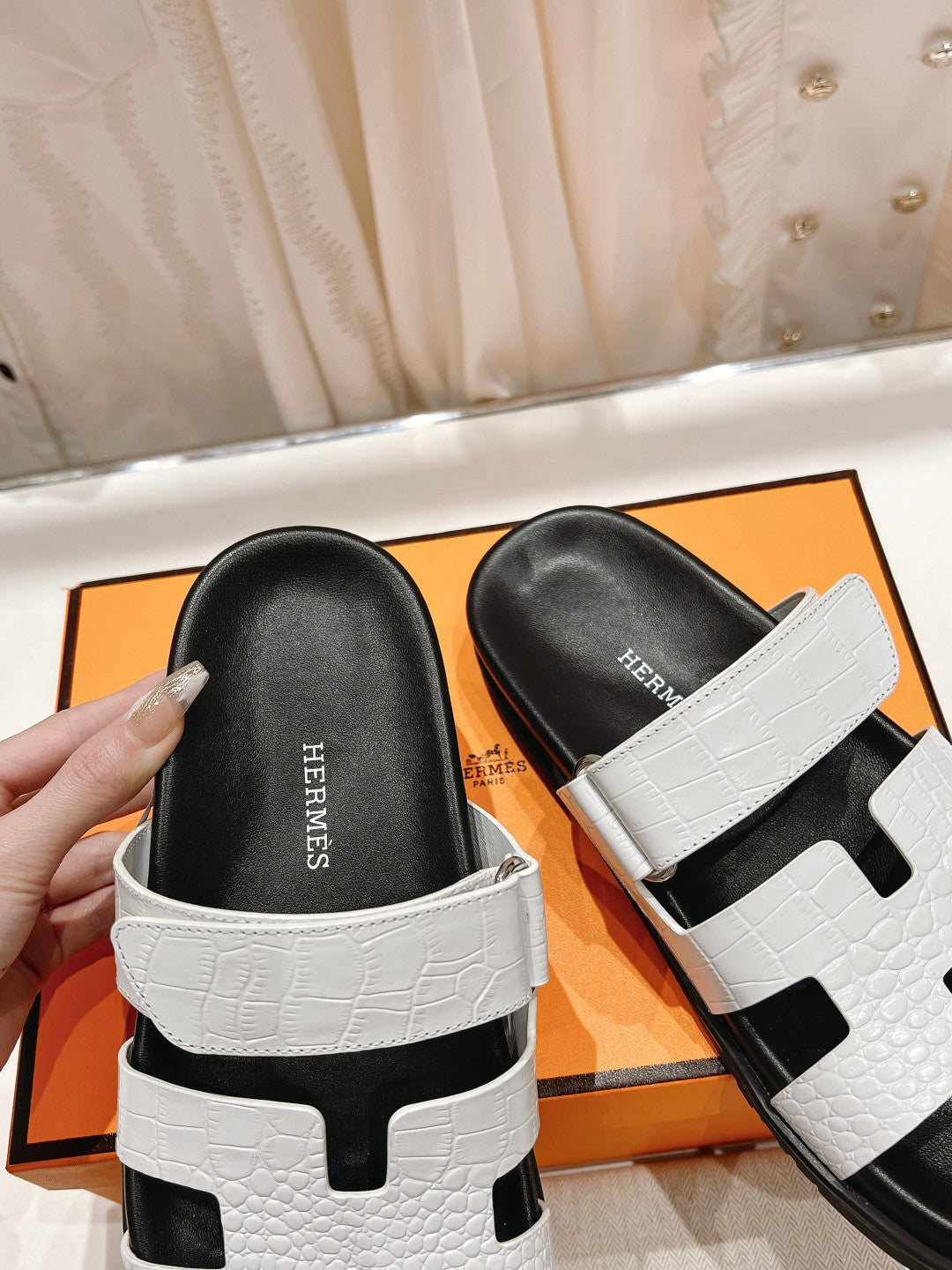 HERMES CHYPRE SANDAL BLACK AND WHITE LAMBSKIN
