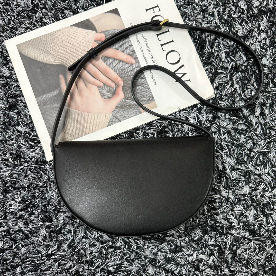 CELINE BESACE TRIPHOME 23 BLACK CALFSKIN