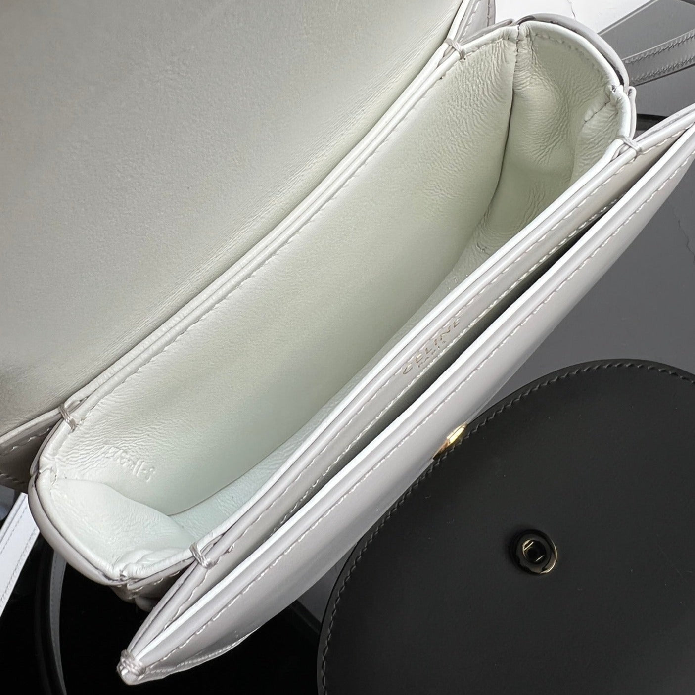 CELINE TRIOMPHE SHINY CALFSKIN HANDBAG 18 WHITE