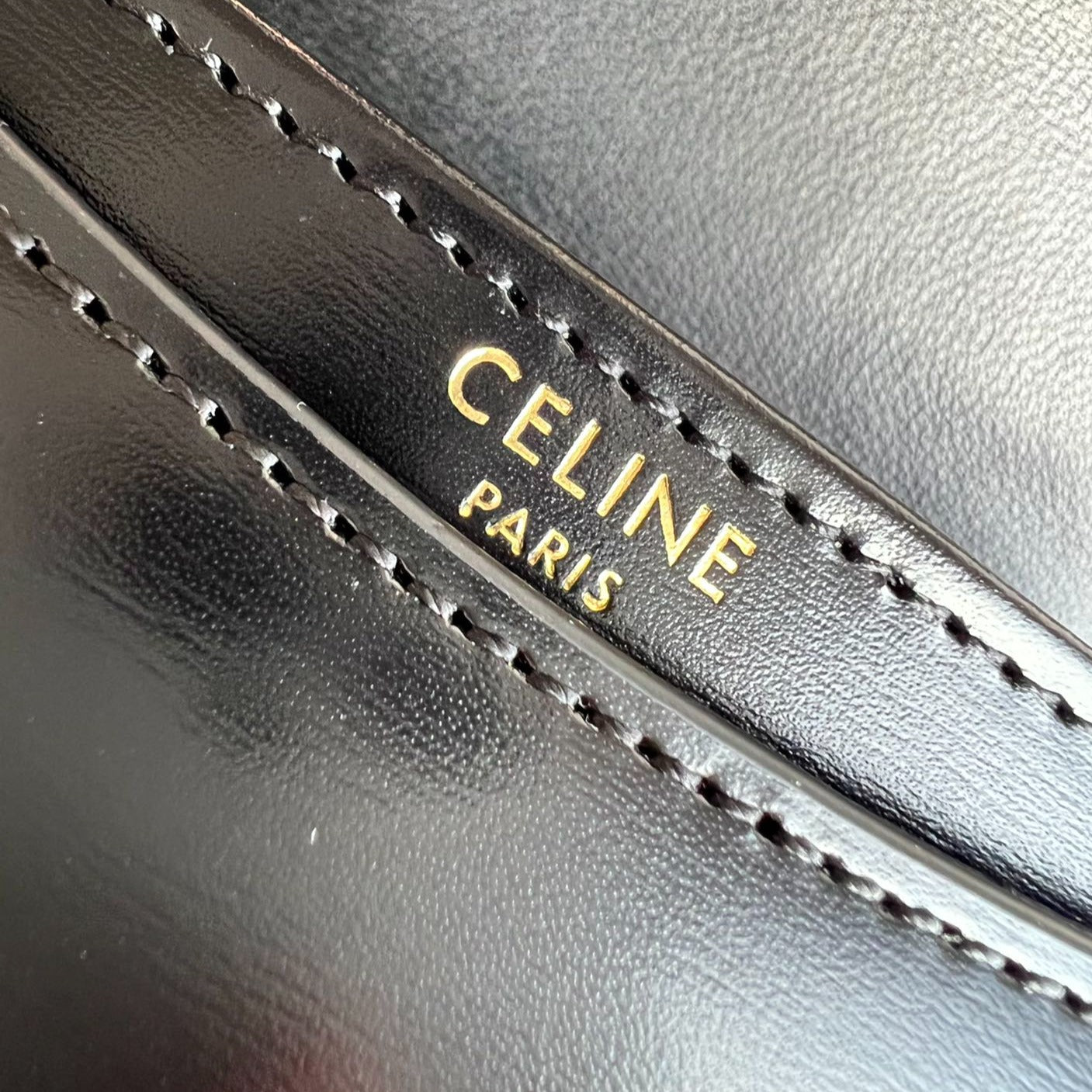 CELINE TRIOMPHE SHINY CALFSKIN HANDBAG 18 BLACK