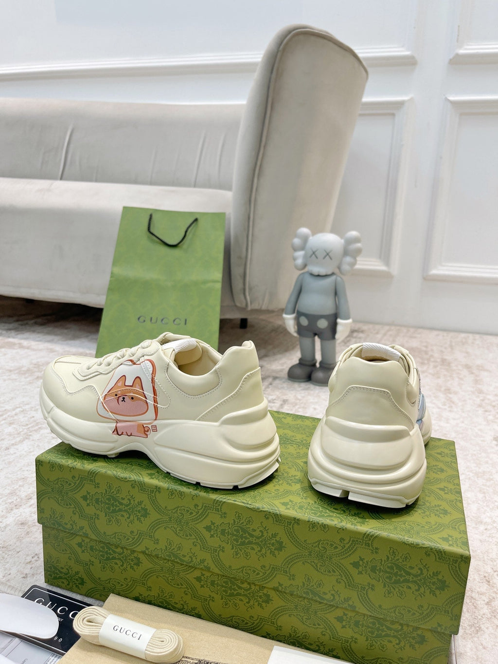 GUCCI RHYTON TRAINER WHITE LAMBSKIN WITH CAT ICON