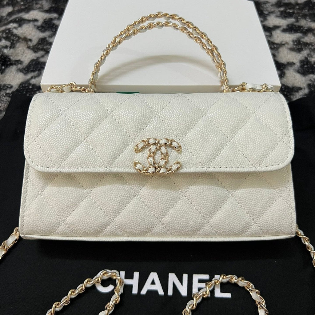 CHANEL KELLY 18 BAG IN WHITE CALFSKIN WITH STRAP