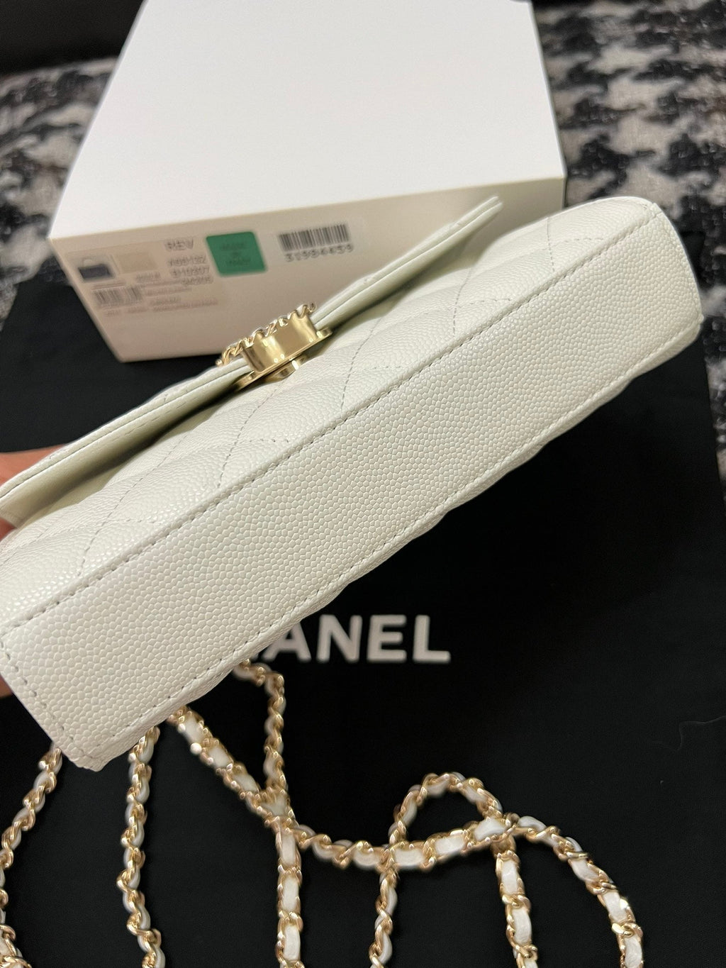 CHANEL KELLY 18 BAG IN WHITE CALFSKIN WITH STRAP