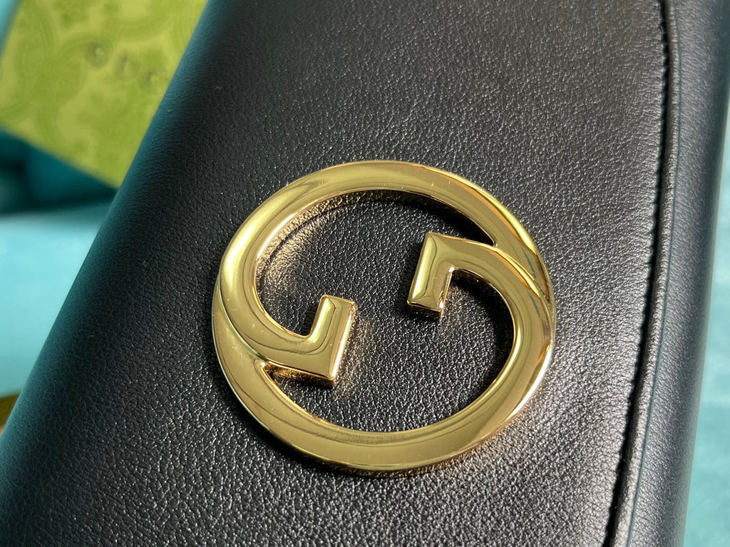 GUCCI BLONDIE SHOULDER BAG 21 IN BLACK CALFSKIN GOLD HARDWARE