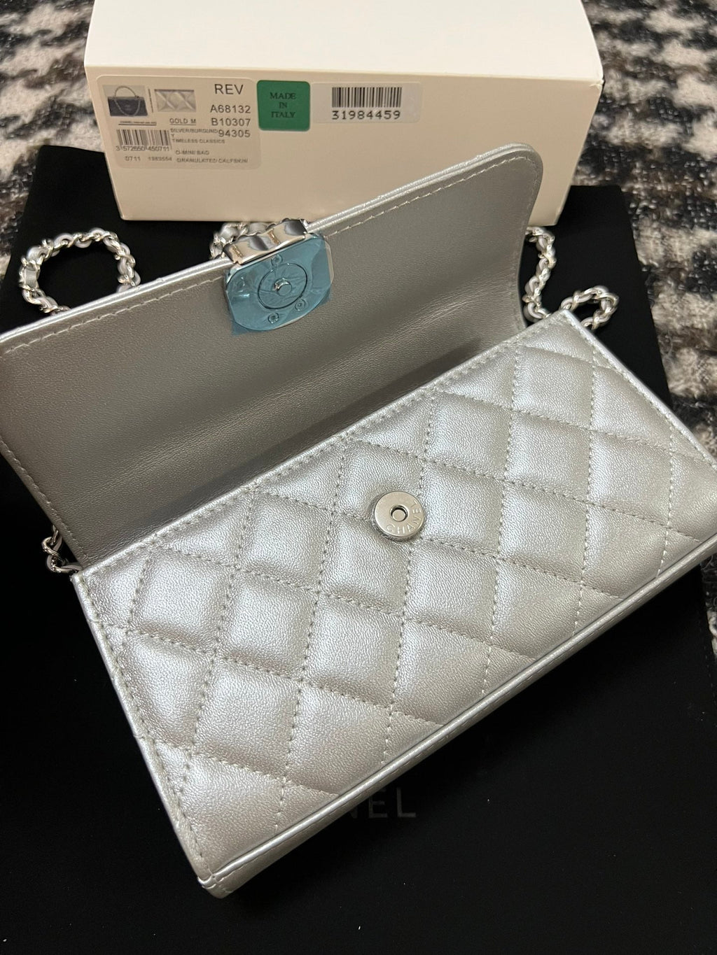 CHANEL KELLY 18 BAG IN SILVER CALFSKIN WITH STRAP