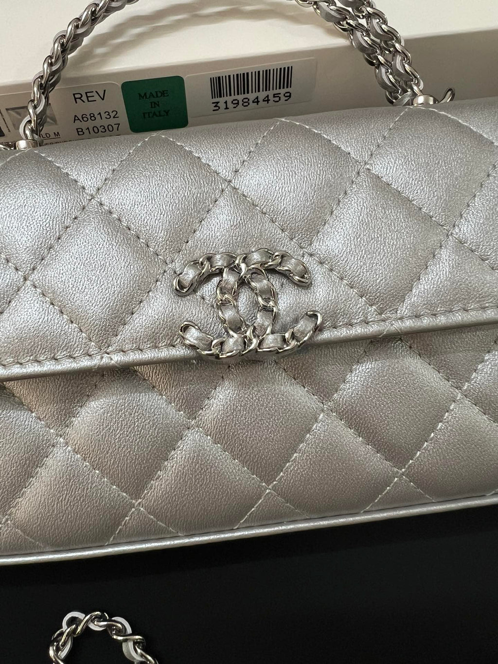 CHANEL KELLY 18 BAG IN SILVER CALFSKIN WITH STRAP