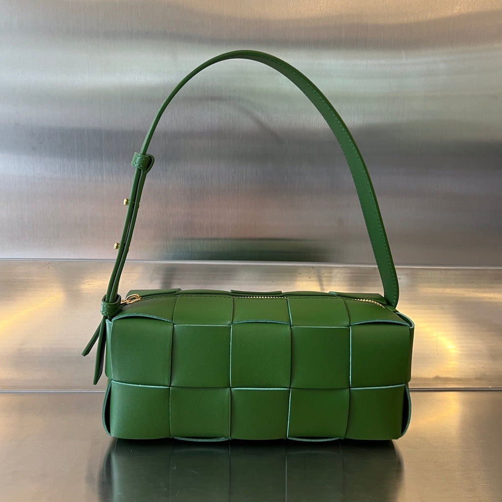 BOTTEGA VENETA BRICK CASSETTE 28 IN DARK GREEN CALFSKIN