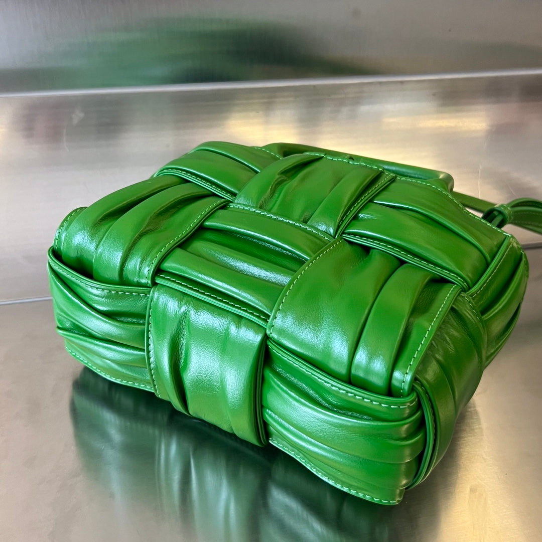BOTTEGA VENETA CANDY ARCO TOTE 20 IN GREEN SOFT LAMBSKIN