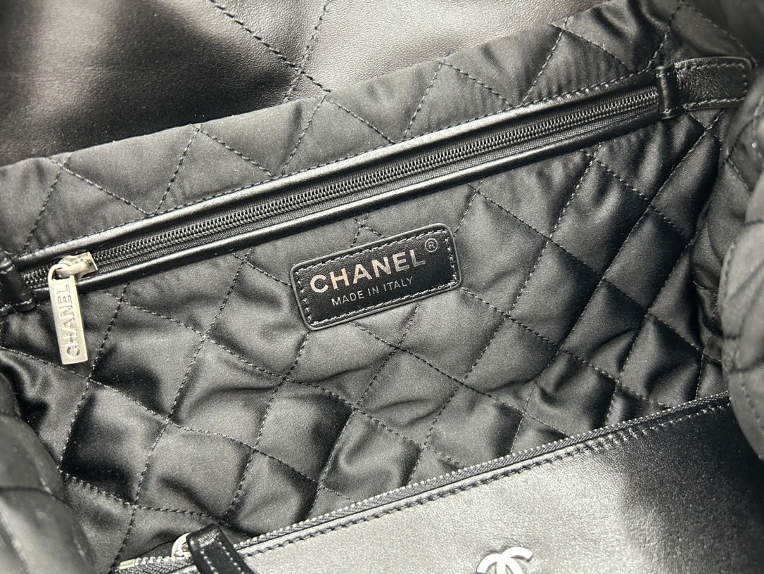 CHANEL LARGE 42 HANDBAG IN BLACK CALFSKIN SILVER HARDWARE