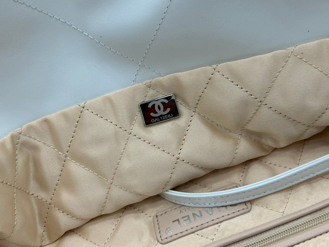 CHANEL LARGE 42 HANDBAG IN WHITE CALFSKIN SILVER HARDWARE