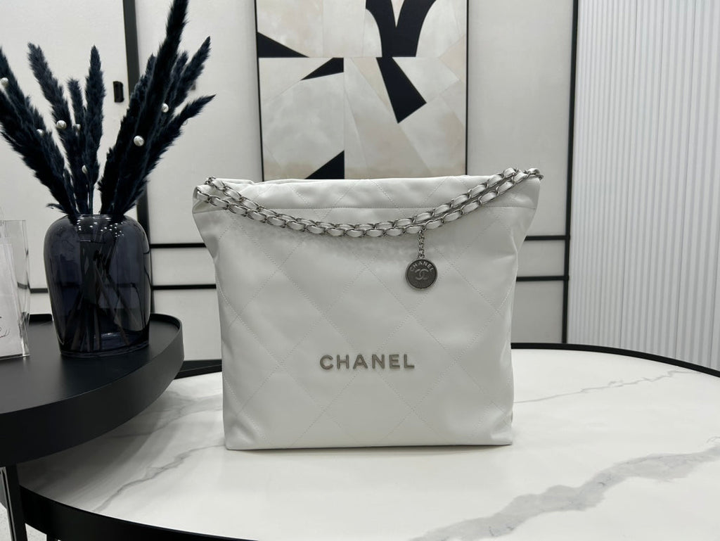 CHANEL LARGE 42 HANDBAG IN WHITE CALFSKIN SILVER HARDWARE