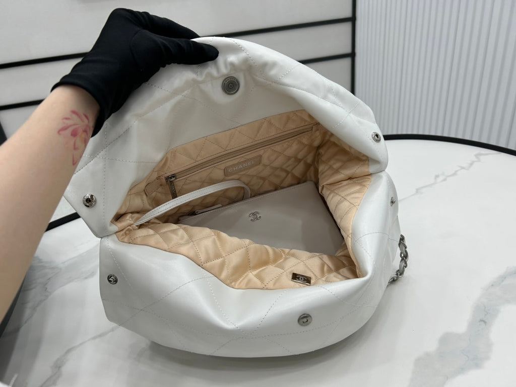 CHANEL LARGE 42 HANDBAG IN WHITE CALFSKIN SILVER HARDWARE