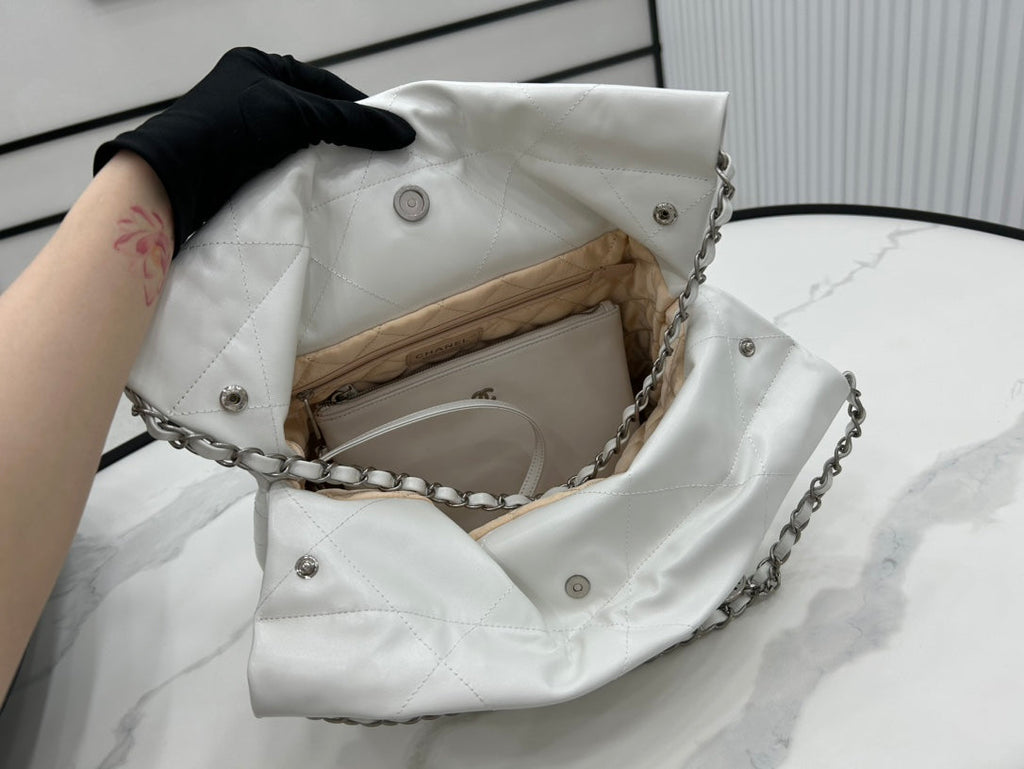 CHANEL MEDIUM 37 HANDBAG IN WHITE CALFSKIN SILVER HARDWARE