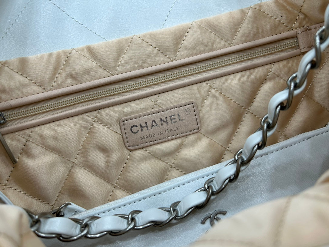 CHANEL MEDIUM 37 HANDBAG IN WHITE CALFSKIN SILVER HARDWARE