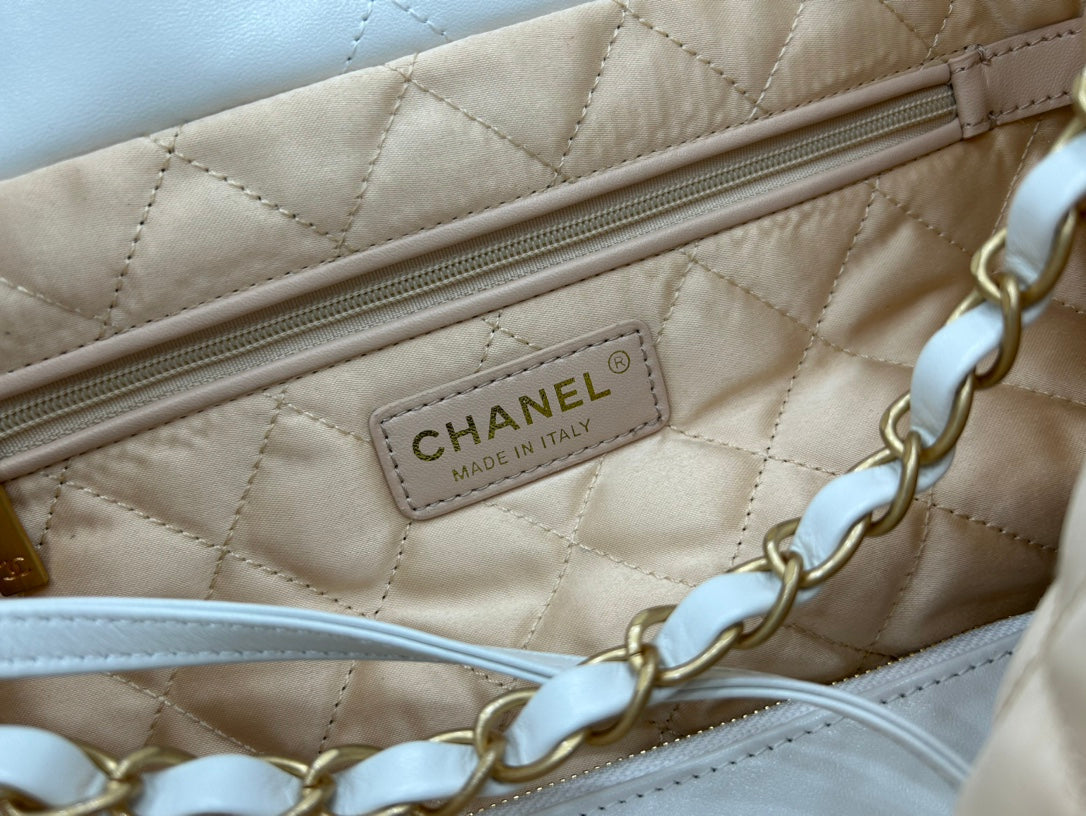 CHANEL LARGE 42 HANDBAG IN WHITE CALFSKIN GOLD HARDWARE