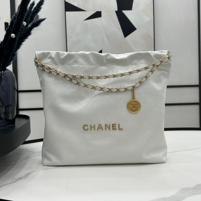 CHANEL LARGE 42 HANDBAG IN WHITE CALFSKIN GOLD HARDWARE