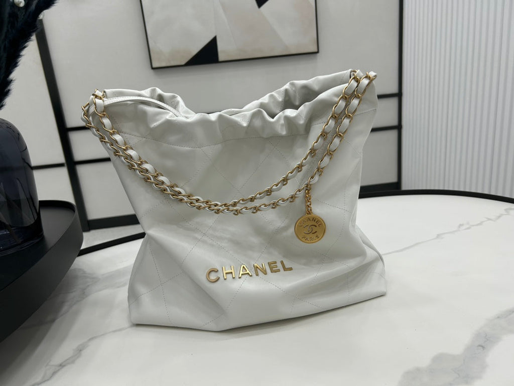 CHANEL LARGE 42 HANDBAG IN WHITE CALFSKIN GOLD HARDWARE