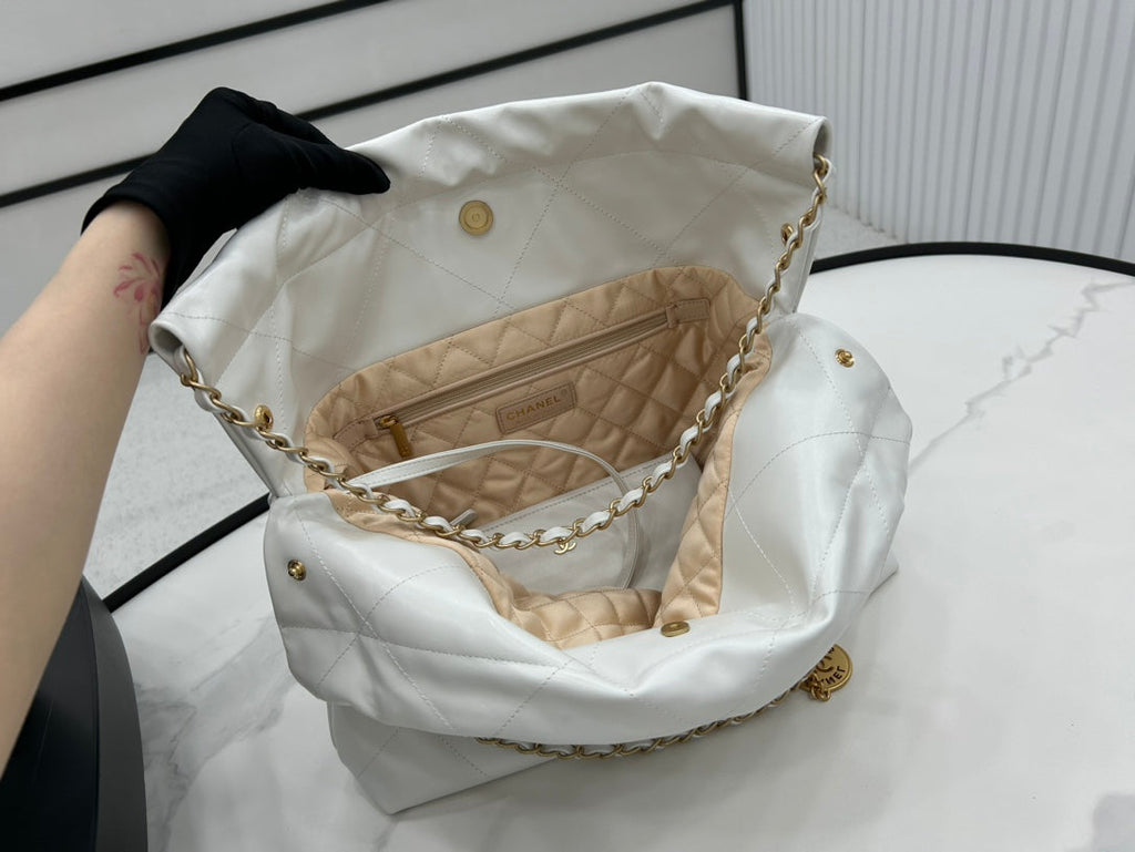 CHANEL LARGE 42 HANDBAG IN WHITE CALFSKIN GOLD HARDWARE