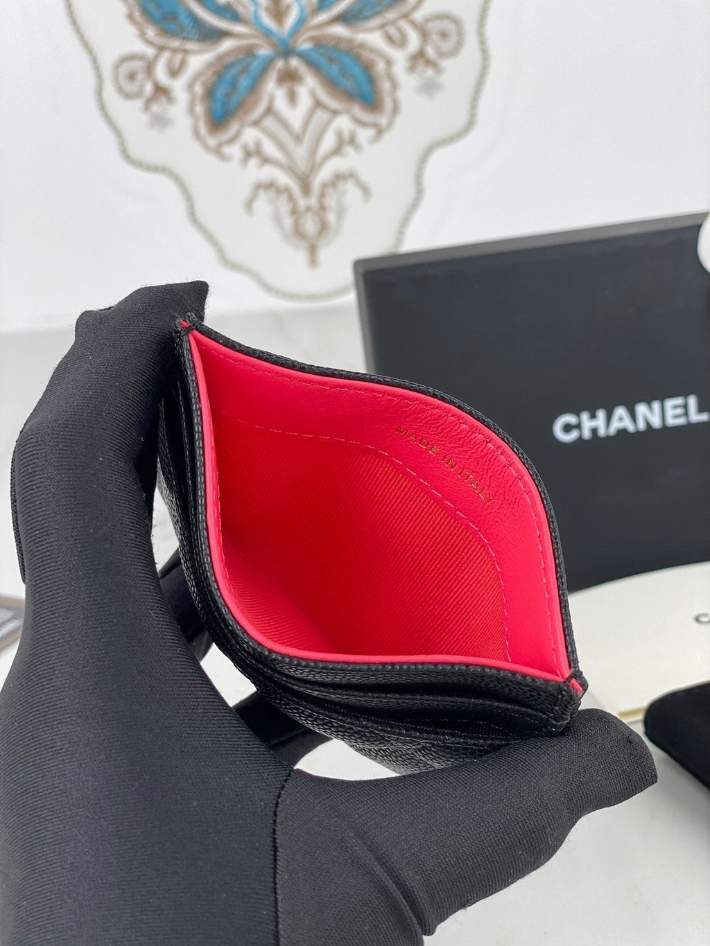 CHANEL CARD HOLDER 19.5 BLACK GRAINED CALFSKIN GOLD ICON